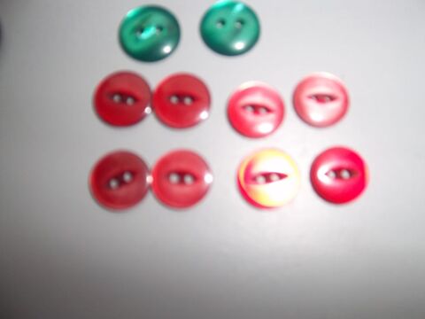 Lot de boutons anciens 5 Colombier-Fontaine (25)