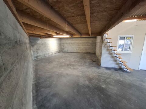  Parking / Garage  louer 138 m