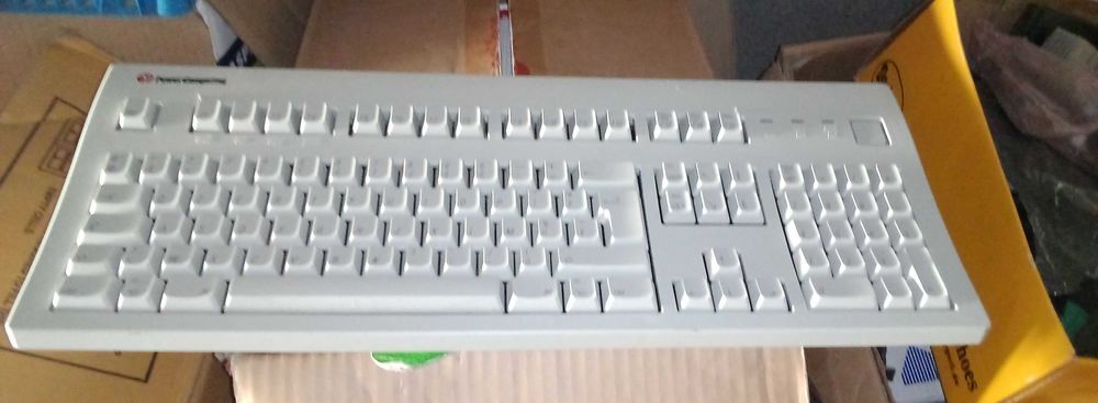 clavier adb fran&ccedil;ais pour clone beige Matériel informatique