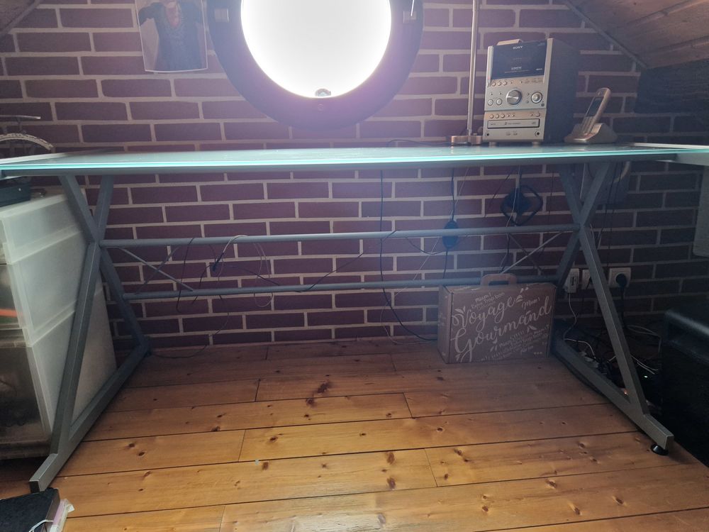 Bureau m&eacute;tal et verre tremp&eacute; Meubles