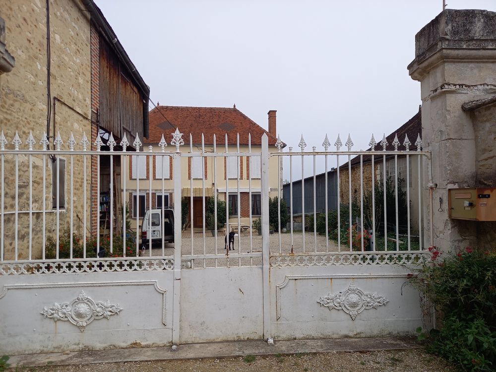  Portail entr&eacute;e cour Jardin