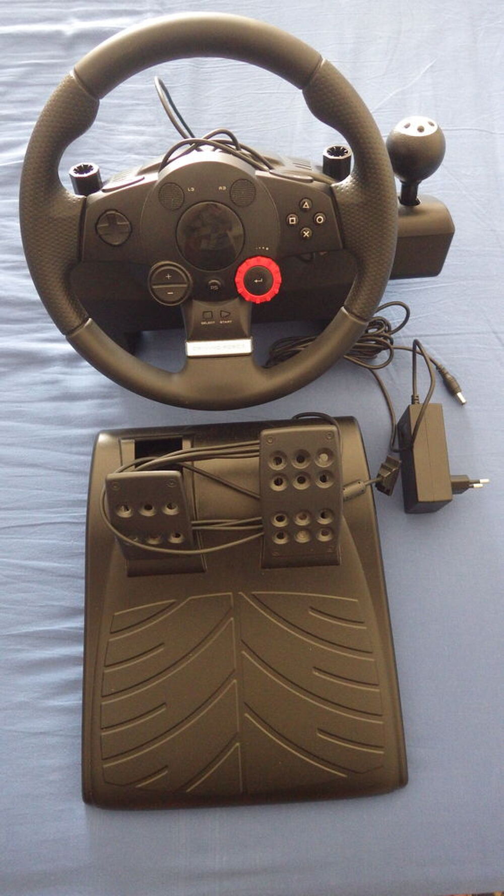 VOLANT + PEDALIER Consoles et jeux vidéos
