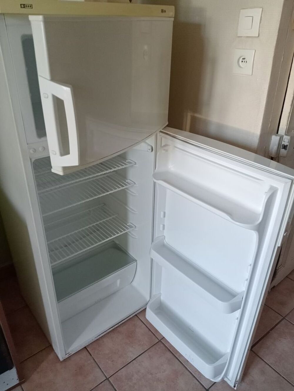 de diff&eacute;rents meubles : Meubles