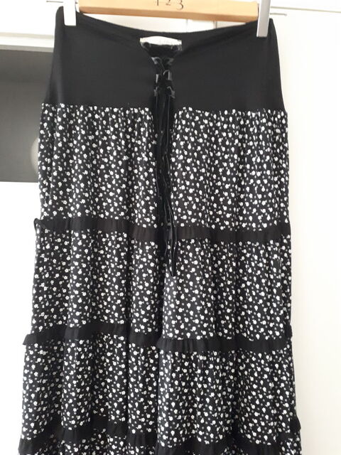 Jupe A. Thiery fond noir / petites fleurs 38/40 13 Villemomble (93)
