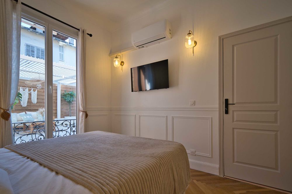 Vente Appartement T2 Libération rénové / terrasse XXL. Nice