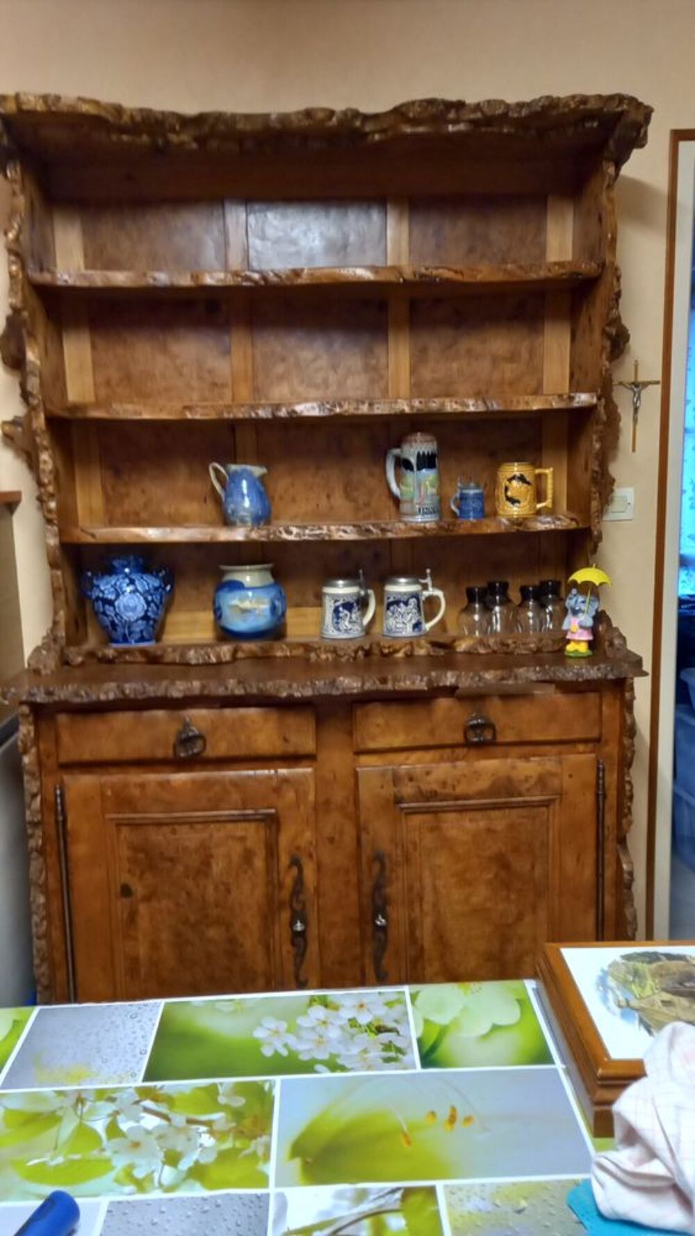 Buffet ancien. Meubles