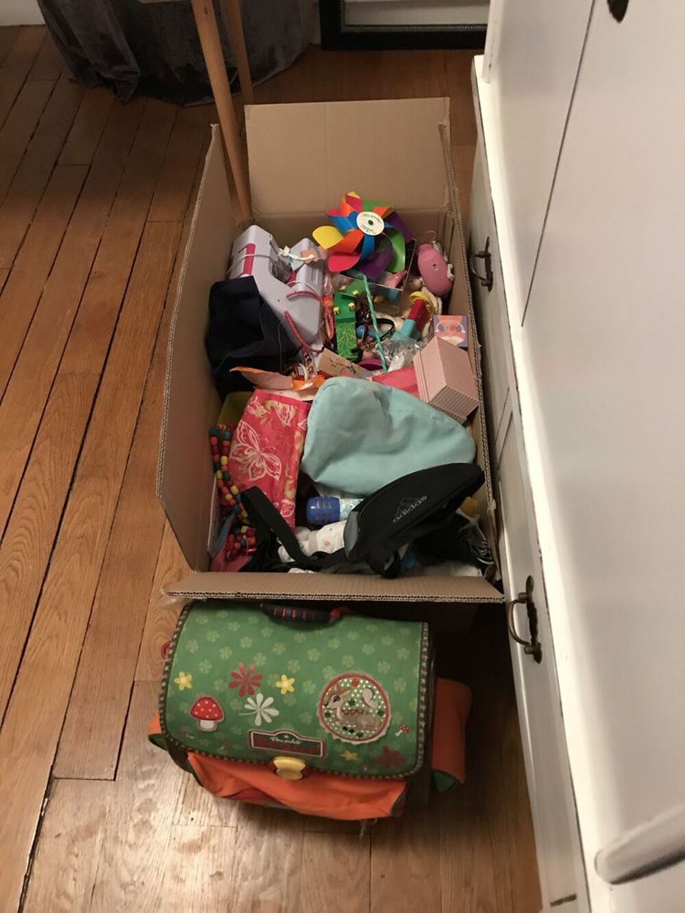barbies, v&ecirc;tements, peluches, petits jouets, d&eacute;co fille Jeux / jouets
