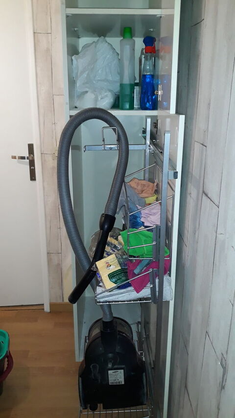 Meuble de rangement pour aspirateur et produit 60 Le Plessis-Robinson (92)