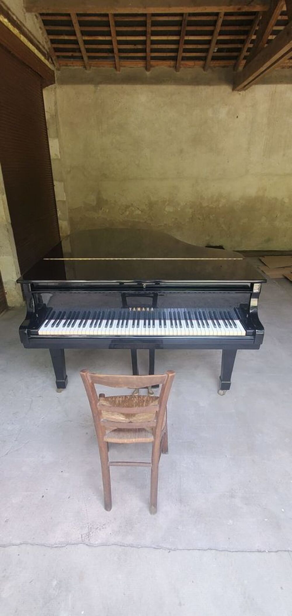 Piano &agrave; queue Yamaha G2 laqu&eacute; noir Instruments de musique