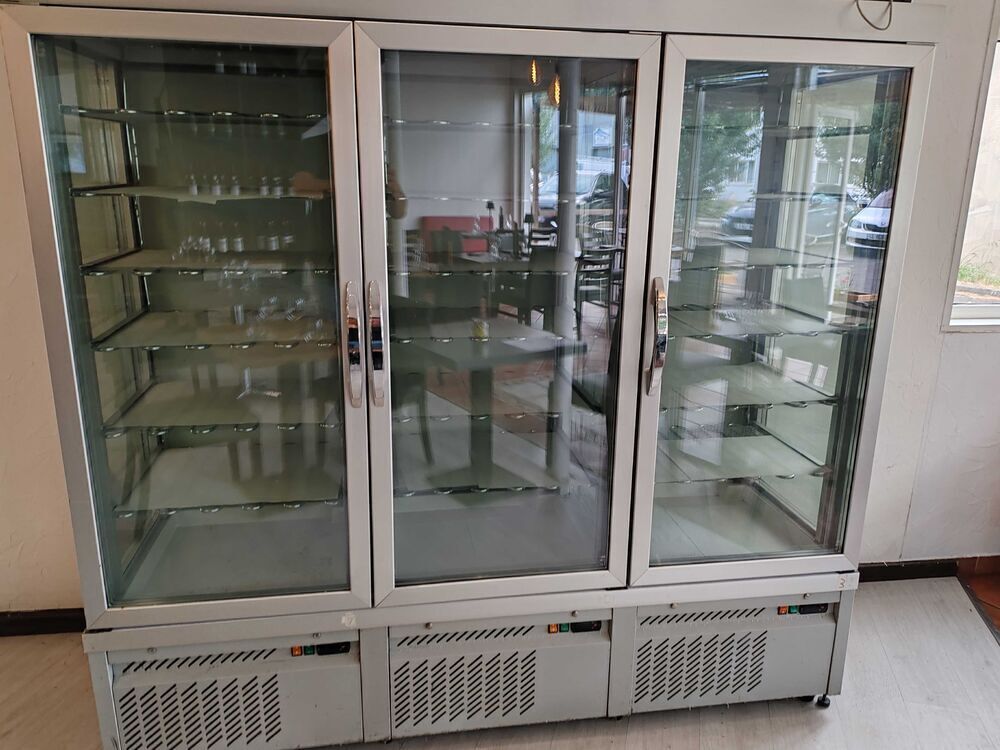   armoire frigorifique professionnel 18 étagères en vitrines 