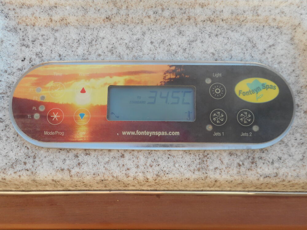 jacuzzi 6 places de 2 m 35 sur 2 m35 faire prix Jardin