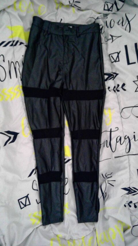 PANTALON FAUX CUIR (neuf jamais porté) 20 Gilhac-et-Bruzac (07)