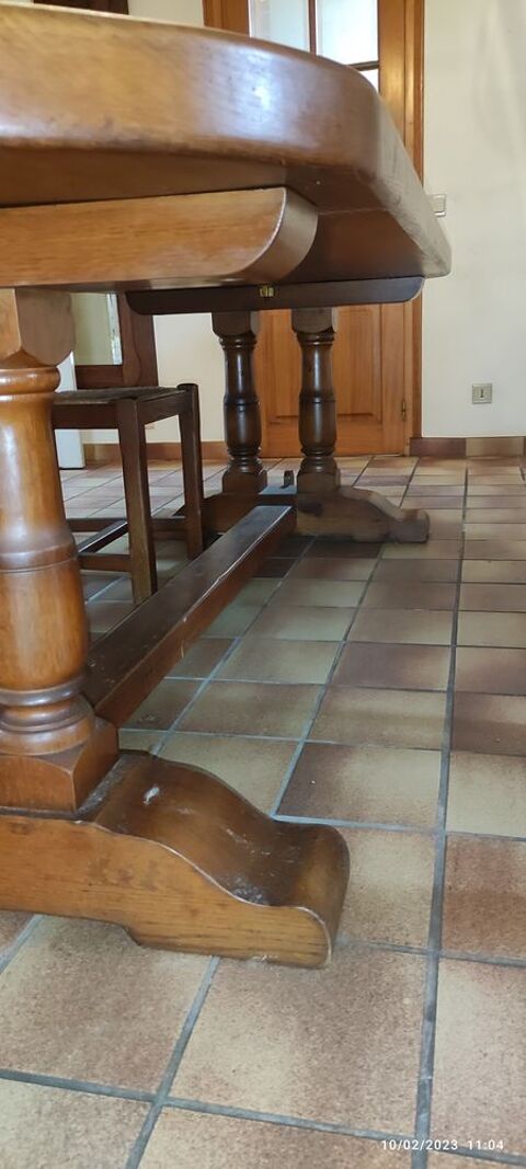 Table de manoir 2m40 X 1m  bois massif.  0 Nvez (29)