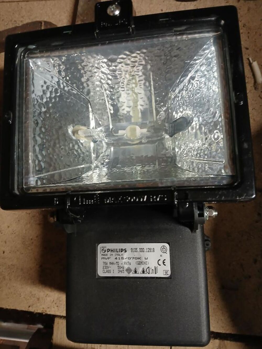 PROJECTEUR EXTERIEUR Bricolage