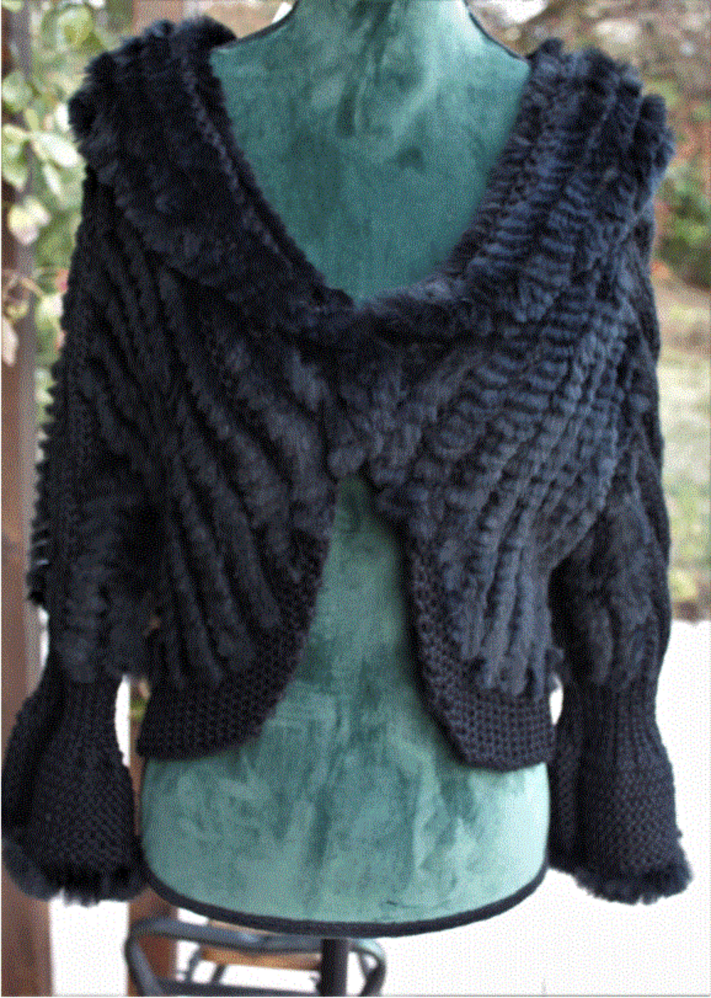 adorable petite veste NEUVE noire Ren&egrave;e Derhy en tricot m&eacute;l&egrave; Vtements