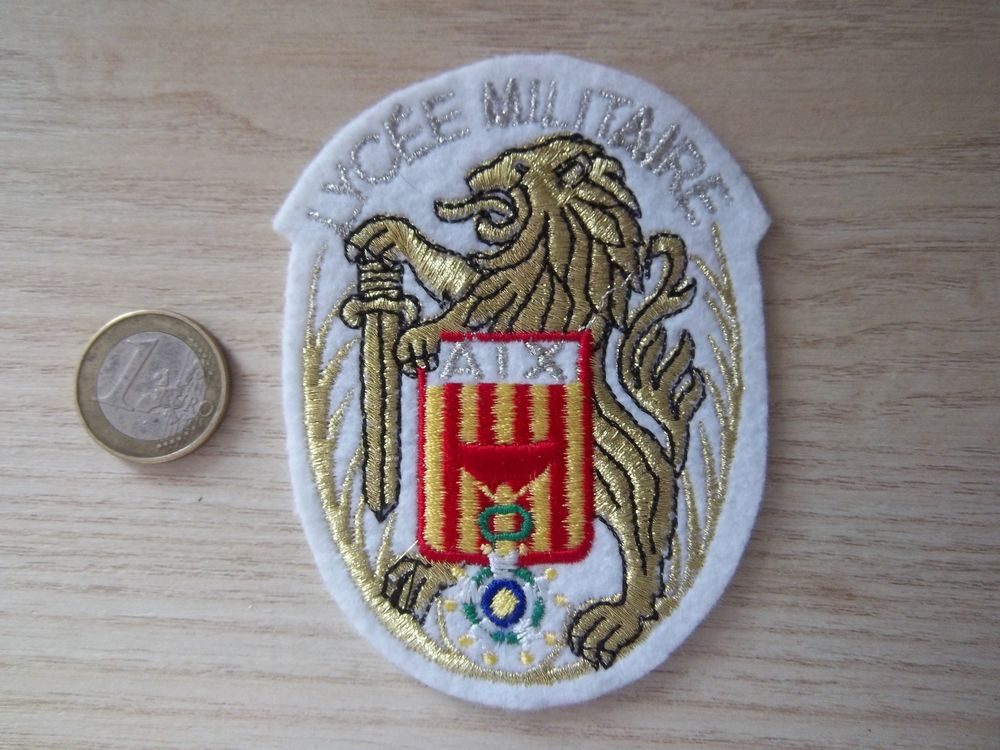 &eacute;cusson lyc&eacute;e militaire d'Aix en Provence collection insigne 