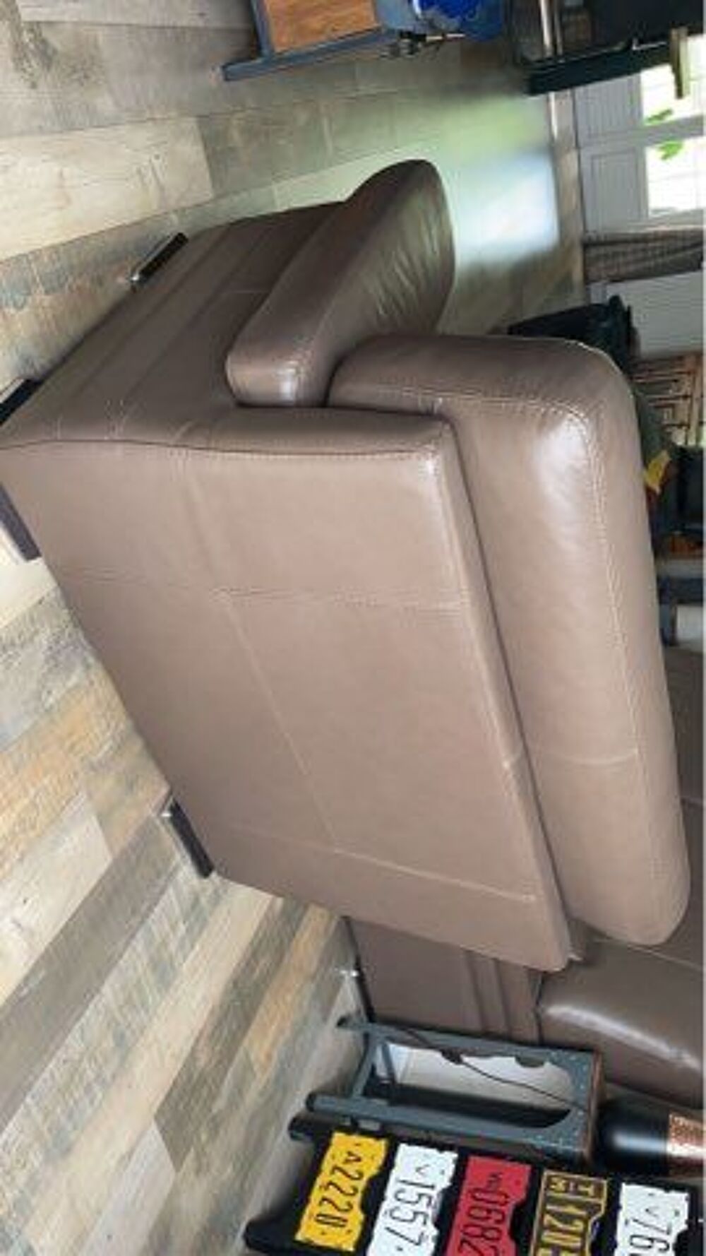 Lot canap&eacute; et fauteuil cuir Meubles