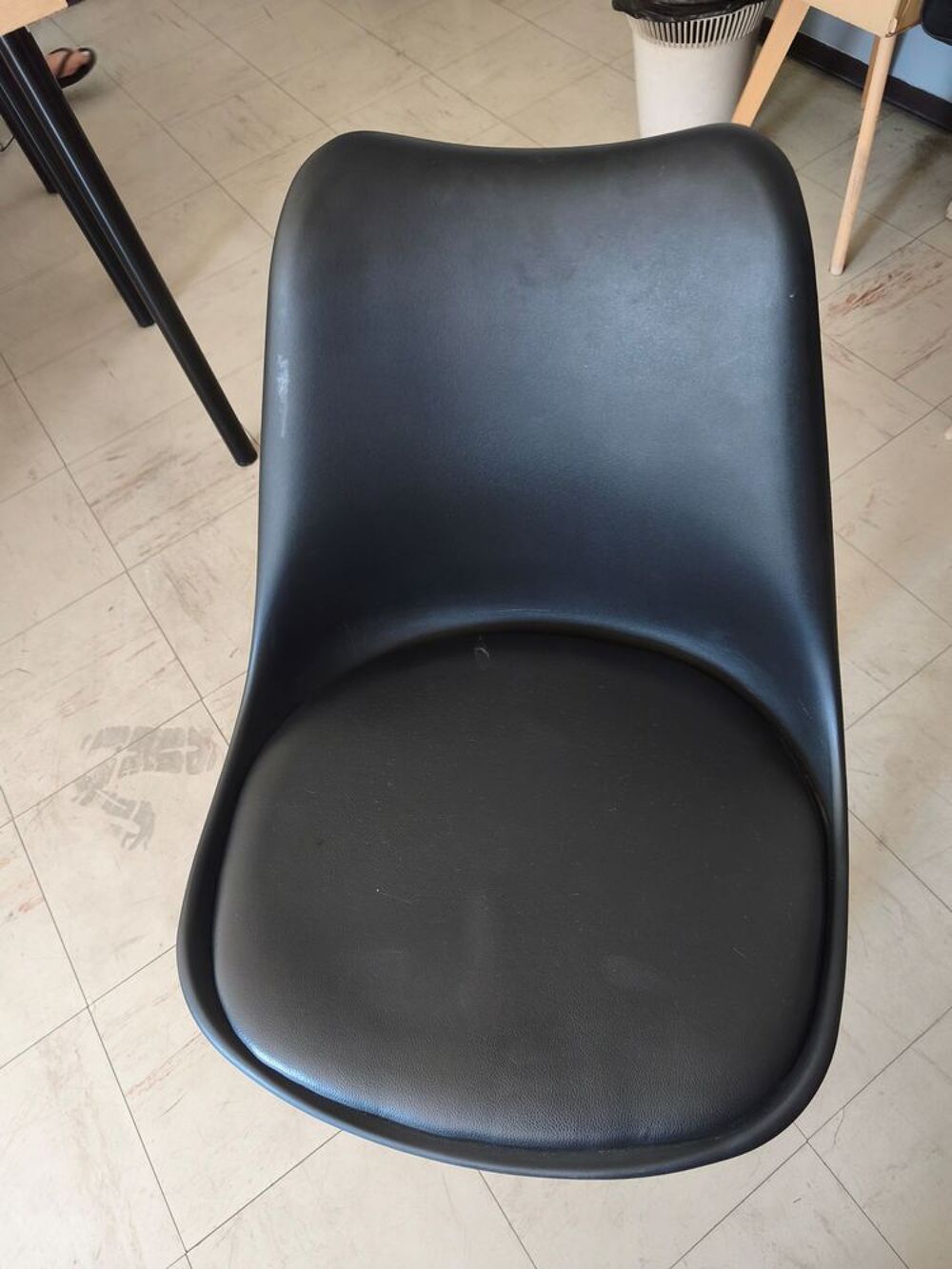 Mobilier de bureau ? Tables de bureaux et 12 chaises Meubles