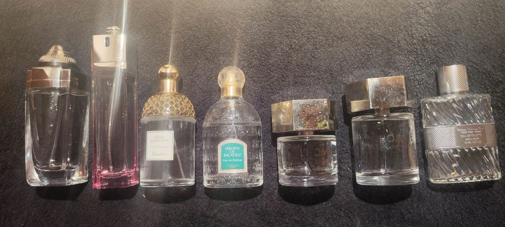 Flacons de parfums de grandes marques Décoration