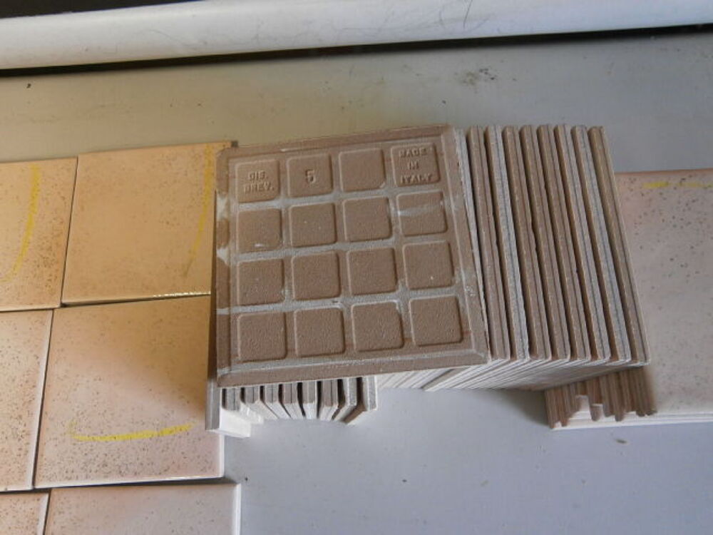 Lot carrelage rose p&acirc;le mouchet&eacute; 10x10cm 46 carreaux Décoration