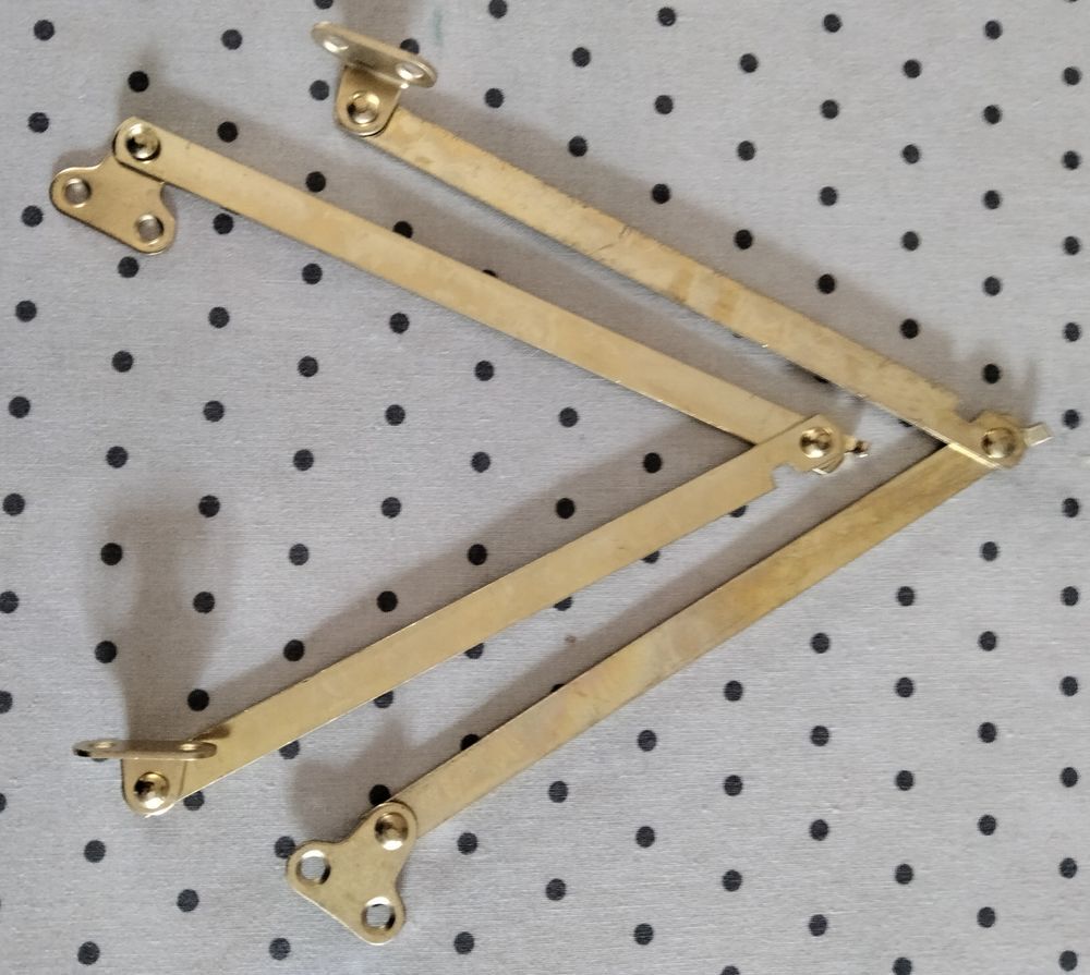 Deux compas &agrave; arr&ecirc;t. Bricolage