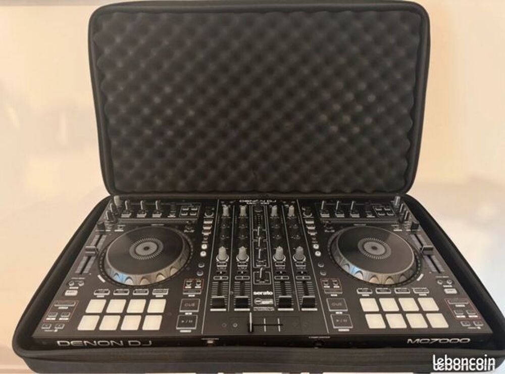 controleur Denon MC 7000
Instruments de musique