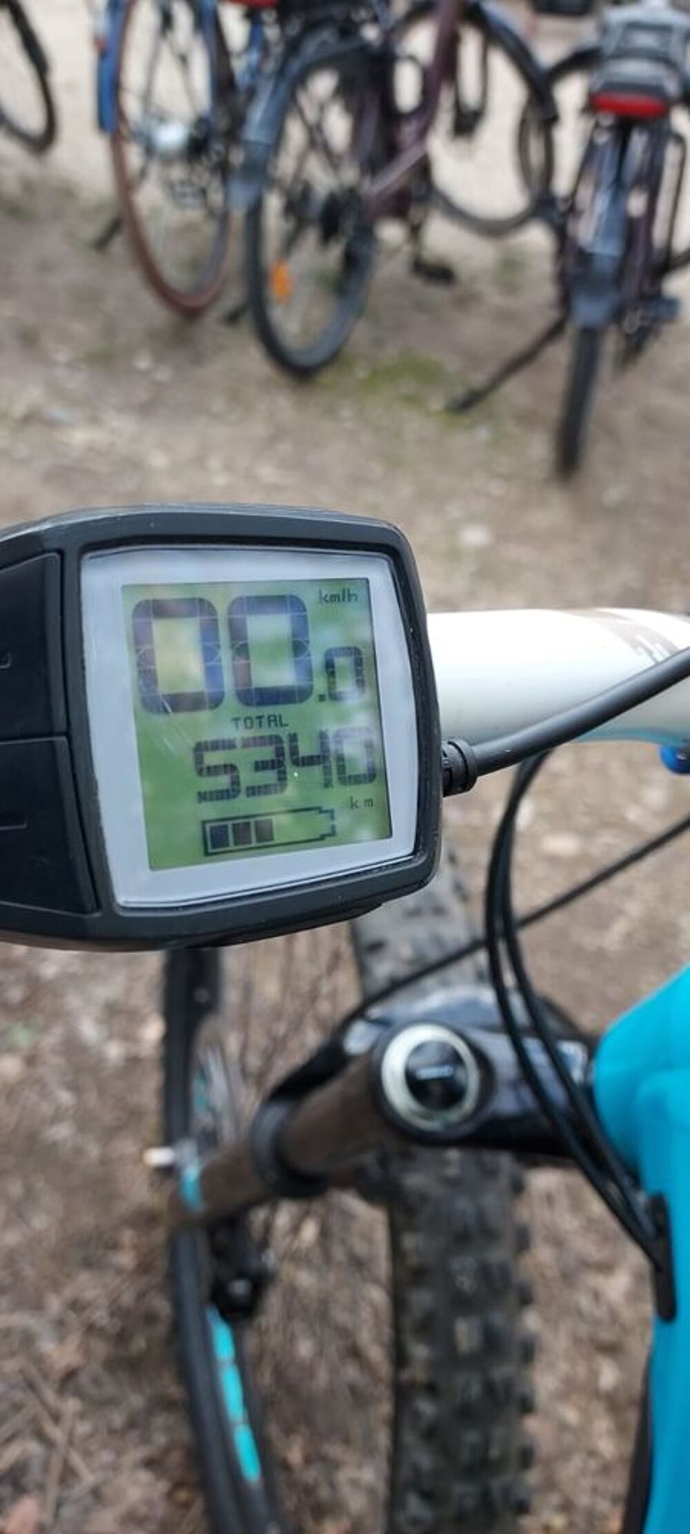 VTT Electrique Bleu et Rouge Vlos