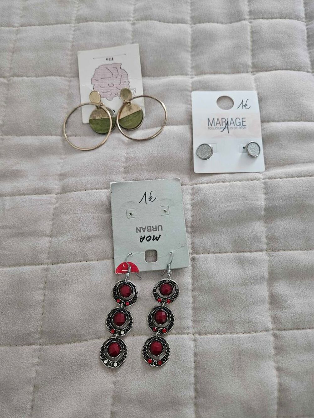 boucle d'oreille Bijoux et montres