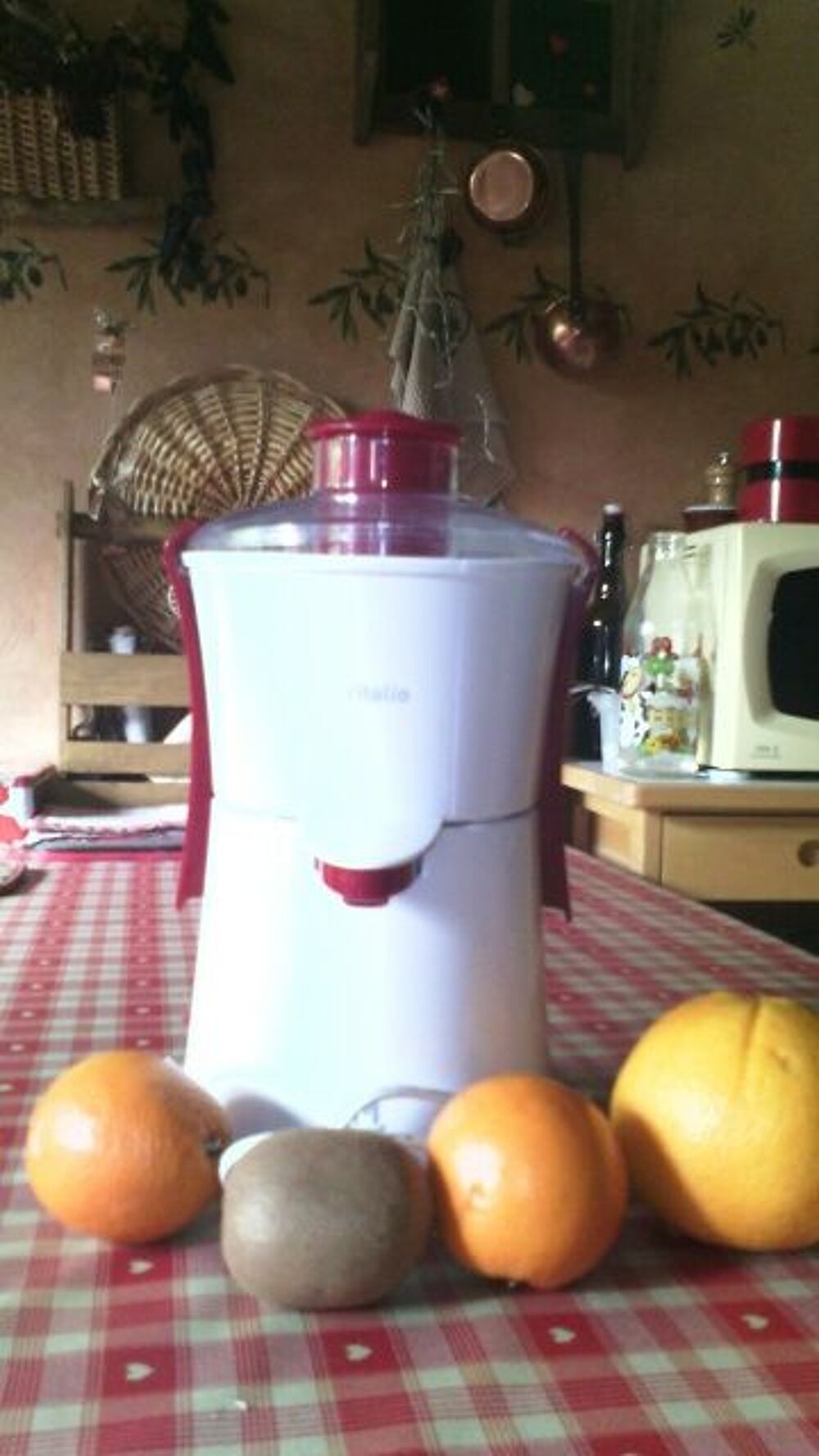 Centrifugeuse ou extracteur de jus Electroménager
