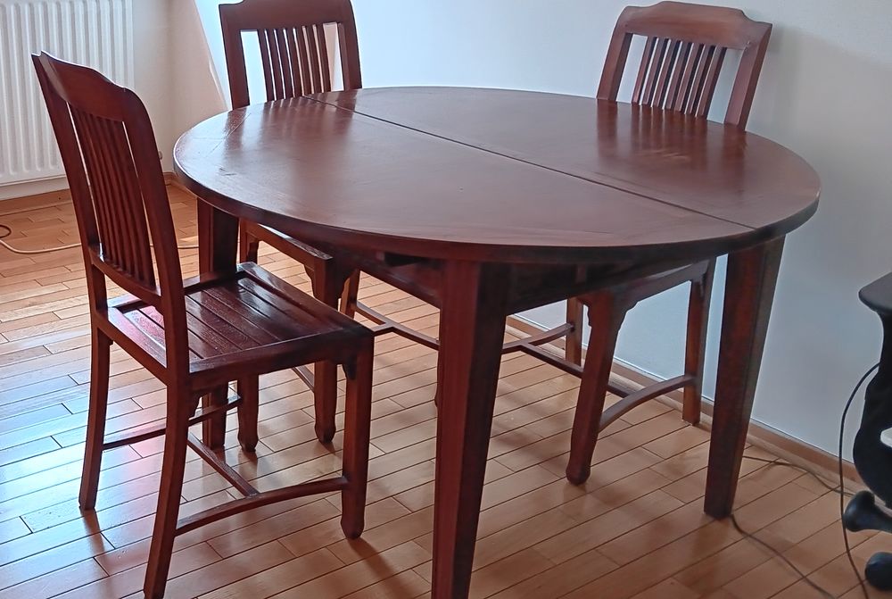 Table ronde et 4 chaises Meubles