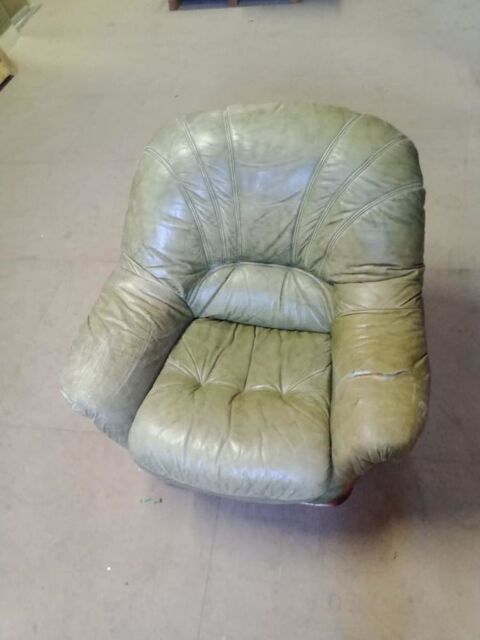 Fauteuil cuir à restaurer 125 Bossey (74)