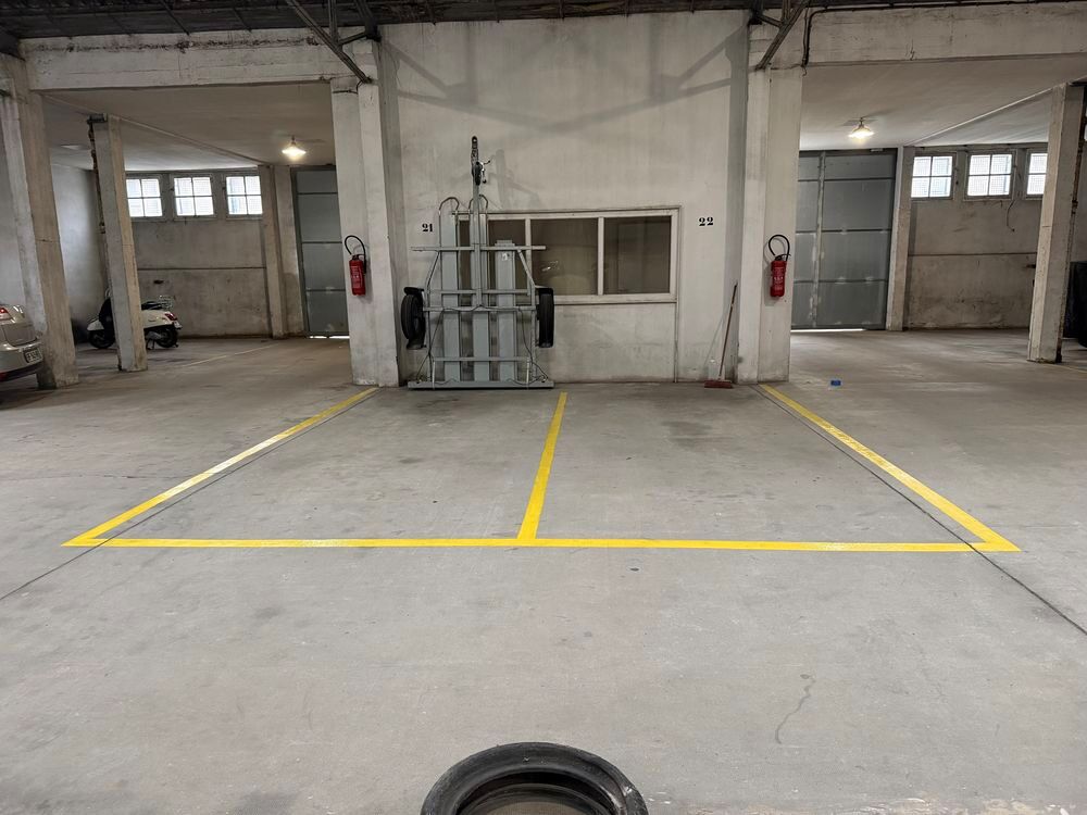 Location Parking/Garage parking sécurisé située Cours Edouard Vaillant Bordeaux