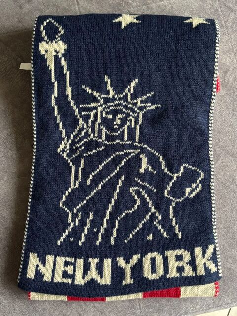 Cache-nez / �charpe chaude original New York 4 Fouqui�res-l�s-Lens (62)