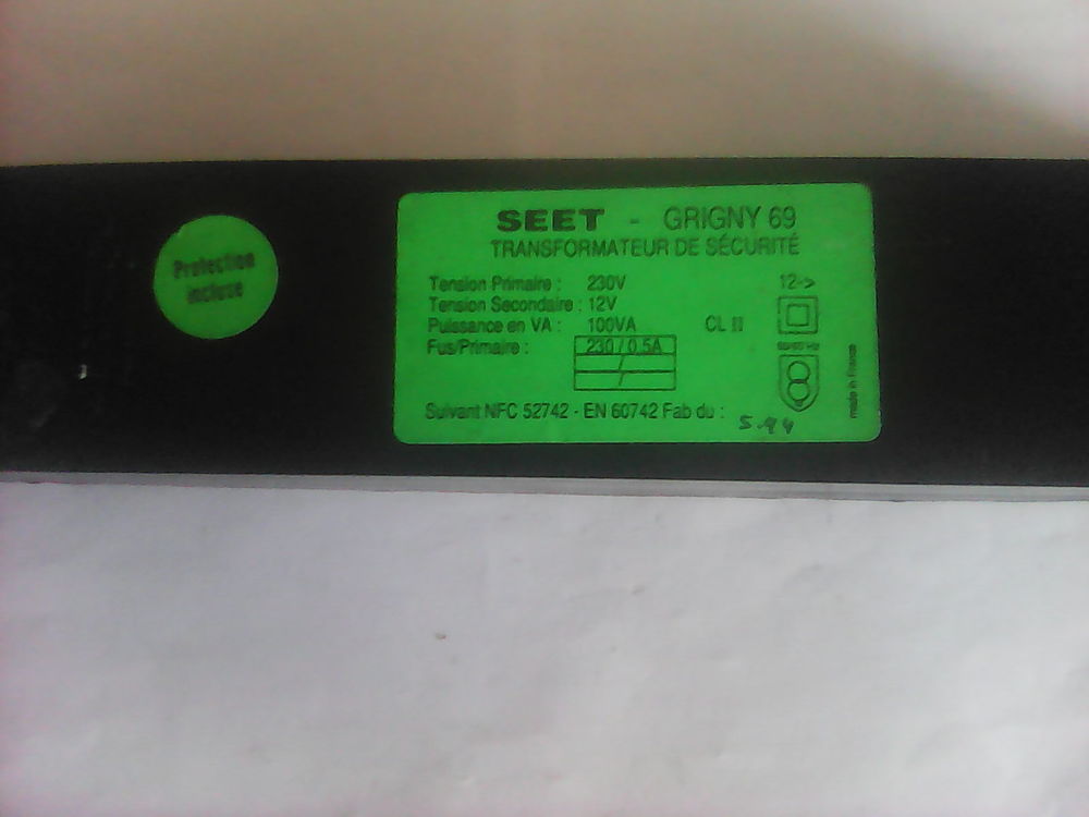 Transfo 230 v / 12 v / 100 vA Bricolage