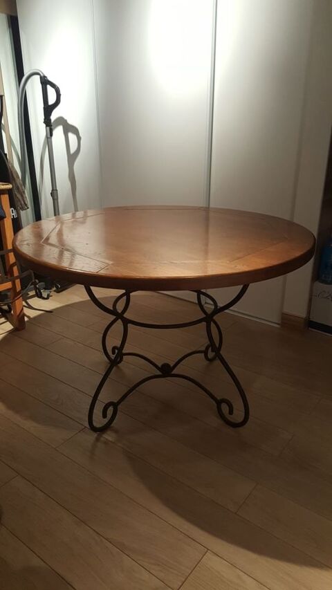 Table ronde chne massif 150 Saubrigues (40)