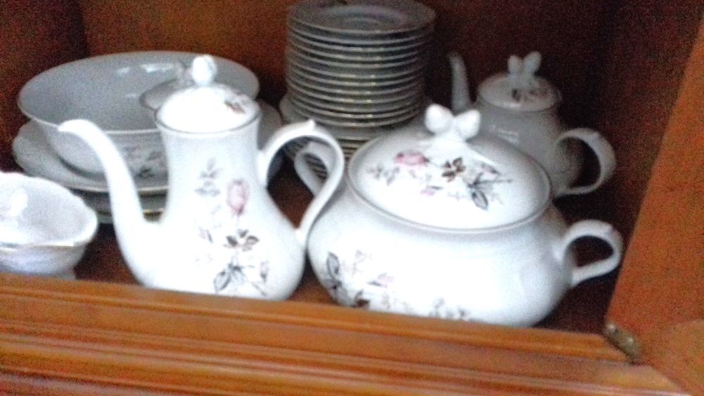 VAISSELLE EN PORCELAINE Décoration