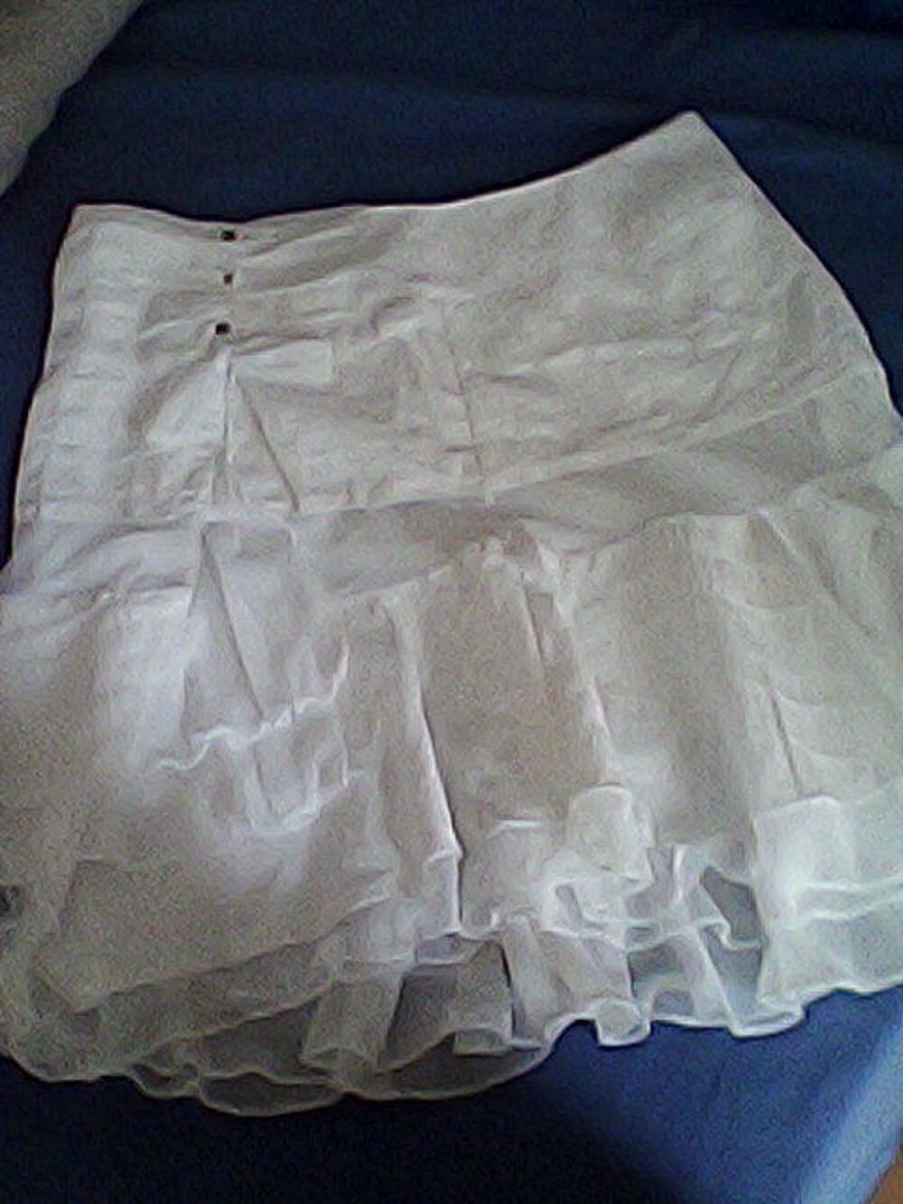 Jupe blanche, Vêtements