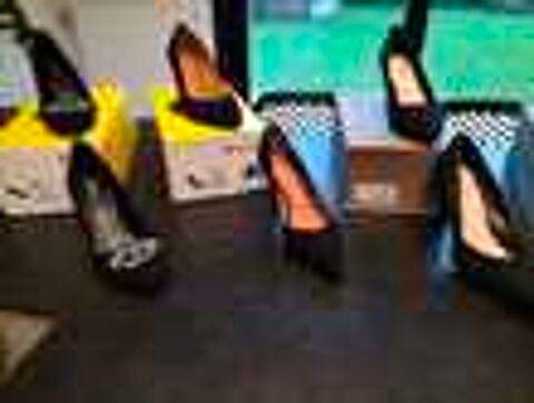escarpins noirs et robes Chaussures