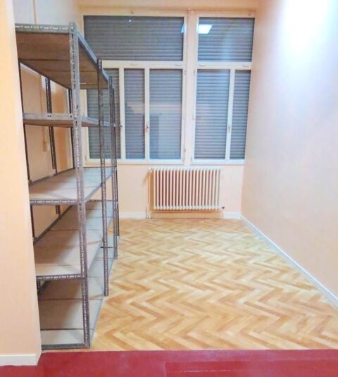  Parking / Garage  louer 2 m