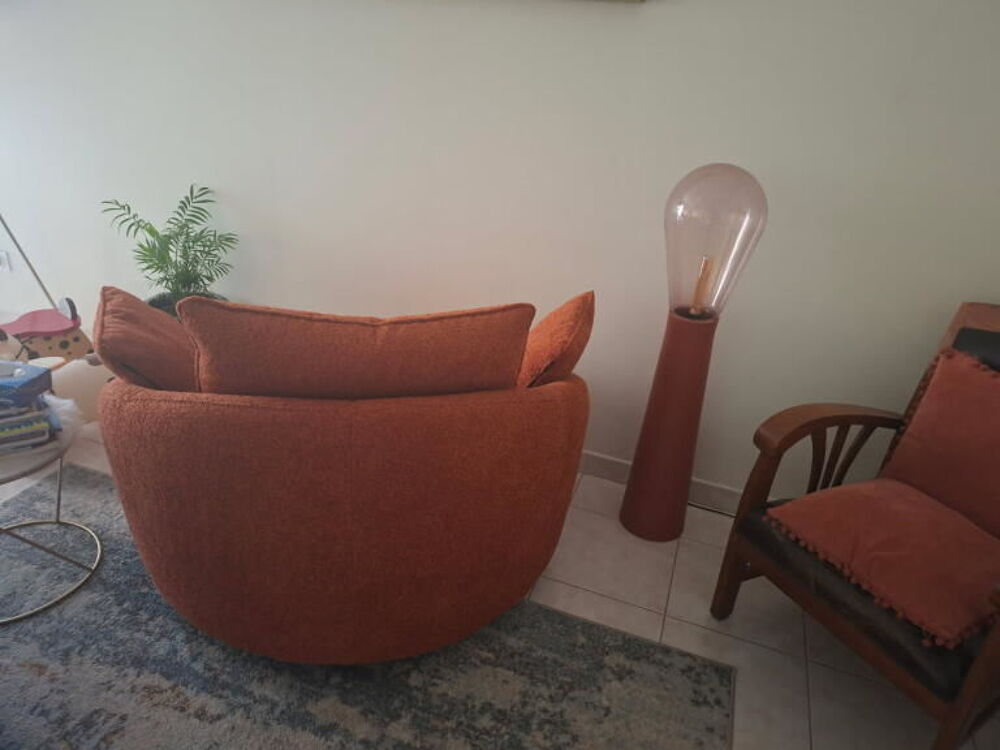 Magnifique fauteuil de la Maison XXL en parfait &eacute;tat Meubles