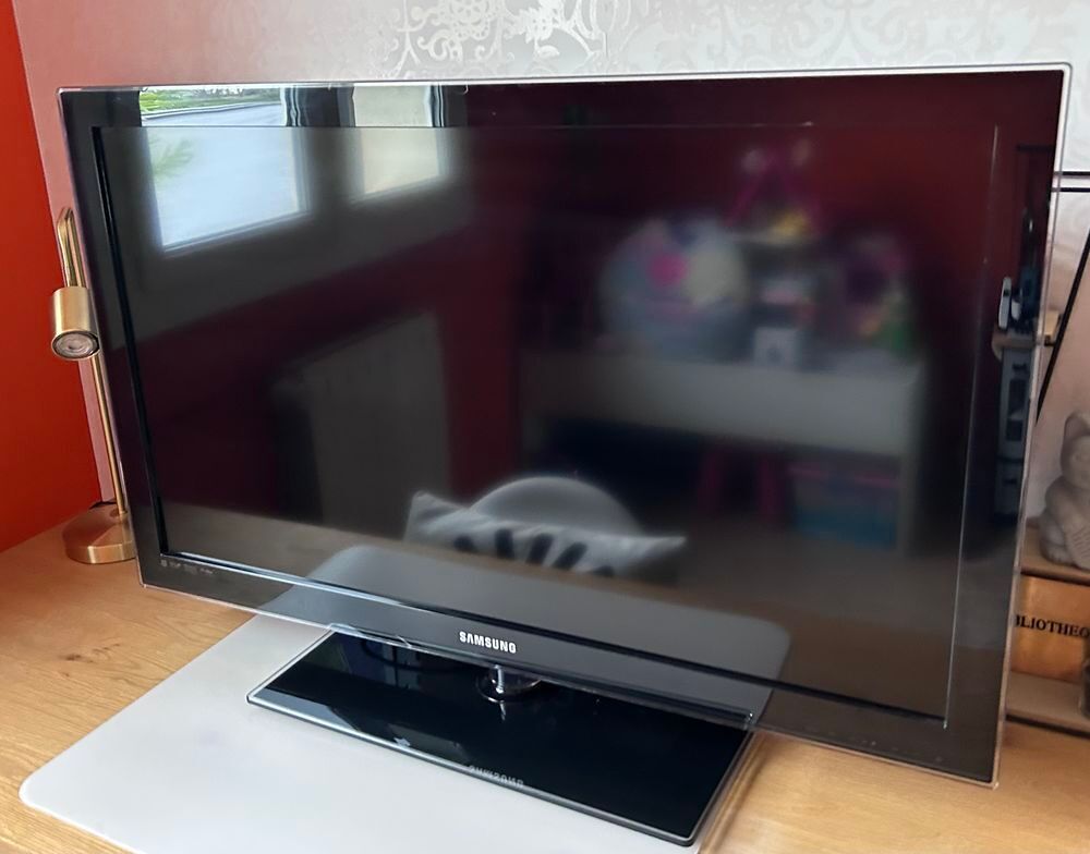 T&eacute;l&eacute;viseur Samsung 40 pouces LCD + Fire TV Stick Amazon Photos/Video/TV
