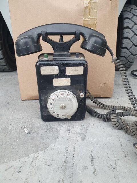 T�l�phone � cadran mural 0 B�con-les-Granits (49)