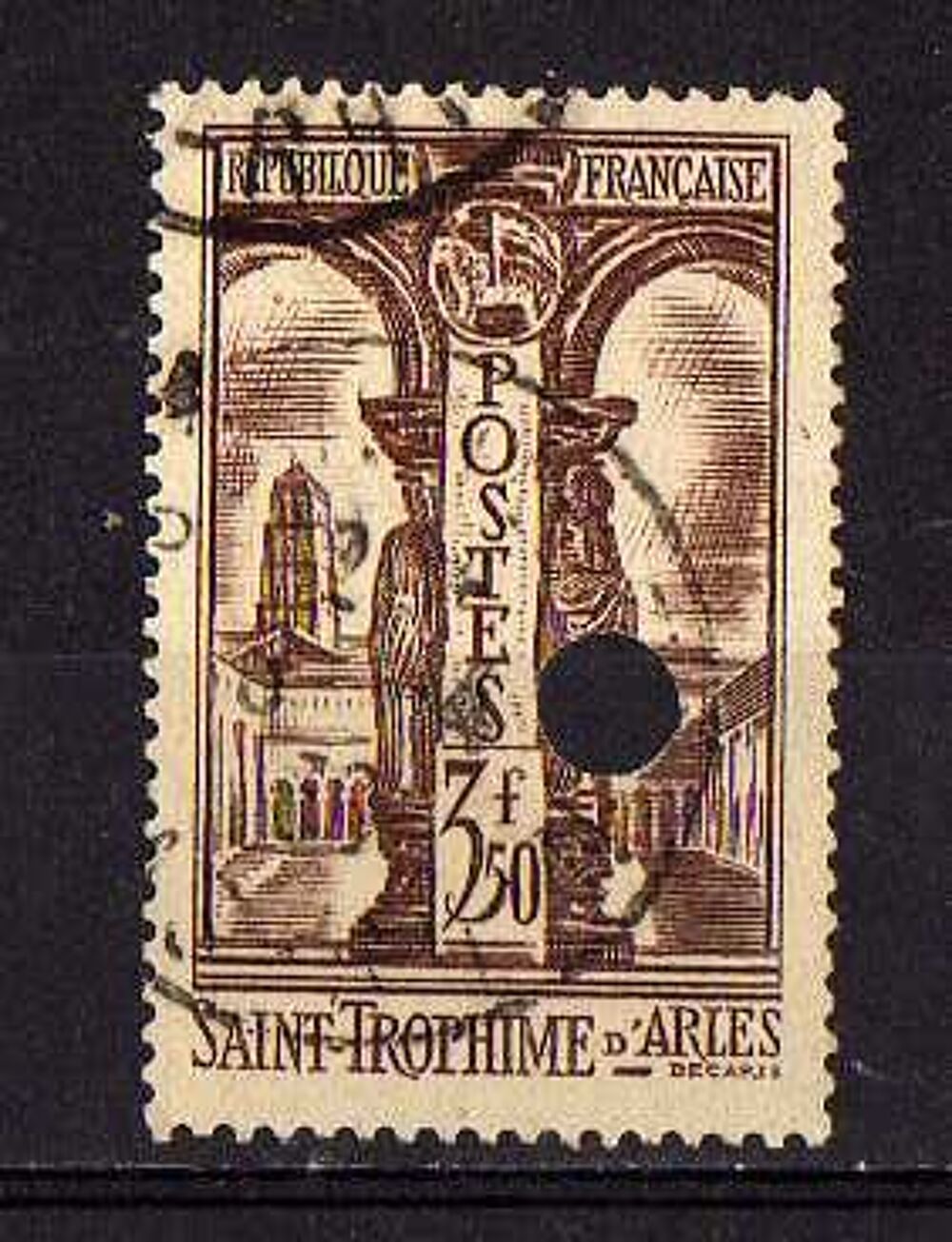France 
N&deg; 302 
Clo&icirc;tre de St. Trophime 
Perfor&eacute; 