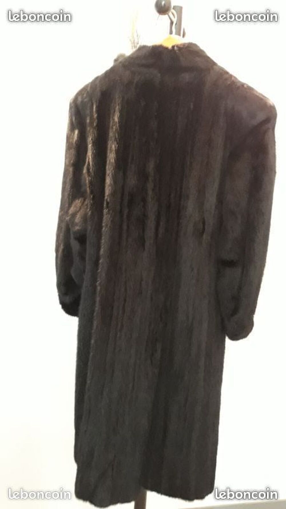 MANTEAU VISON 
MARQUE PIERRE CARDIN PARIS
Vêtements