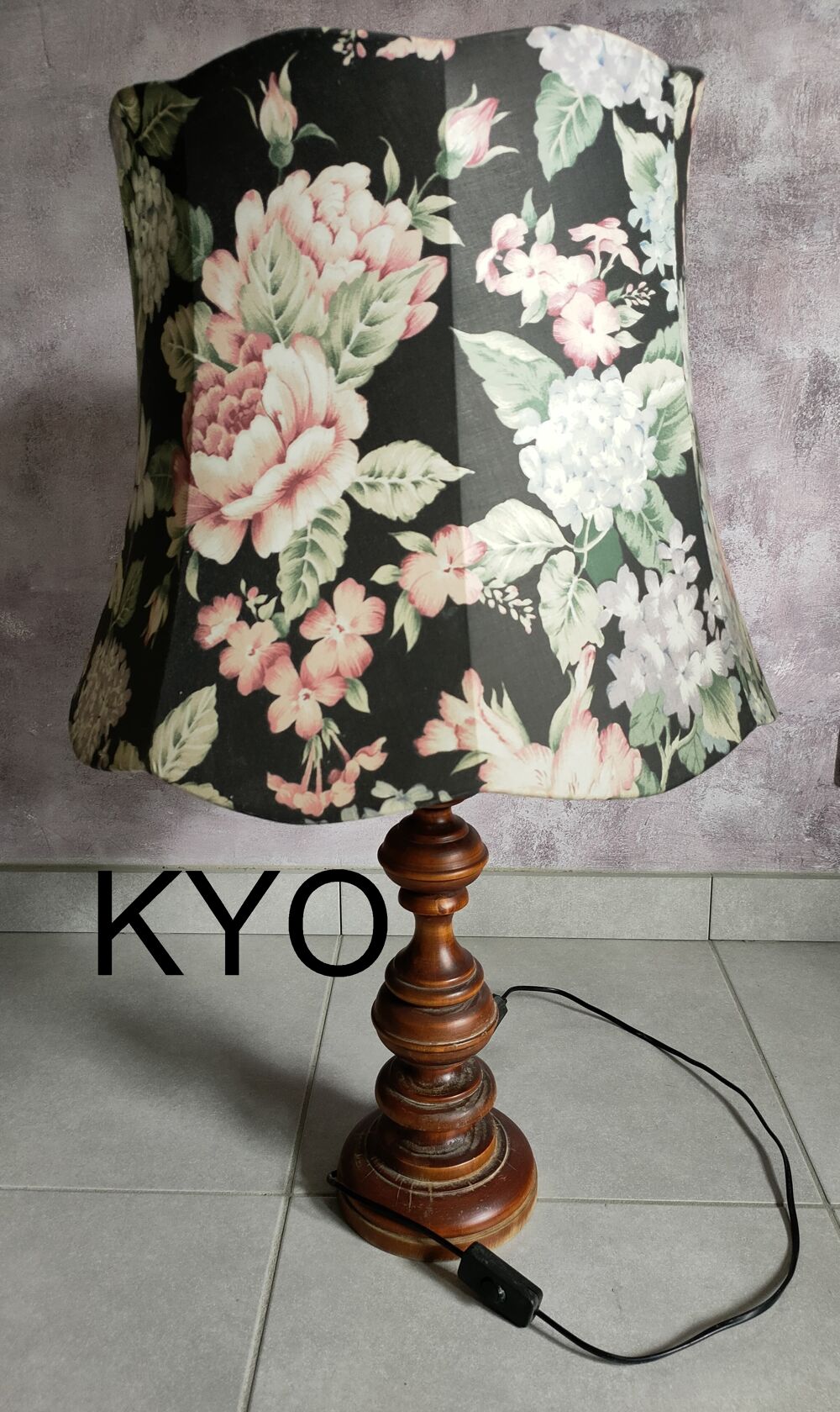 Grande Lampe &agrave; poser, abat-jour fleurs, bois tissu Décoration