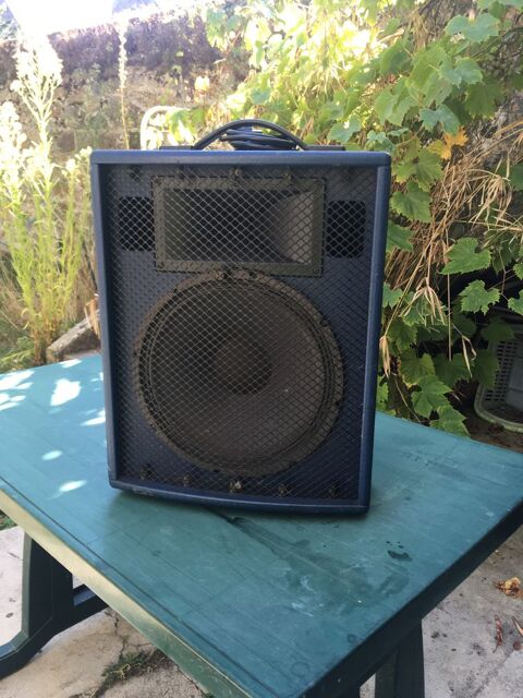 Enceinte amplifiée  Hughes Kahtner  200 Saint-Malo (35)