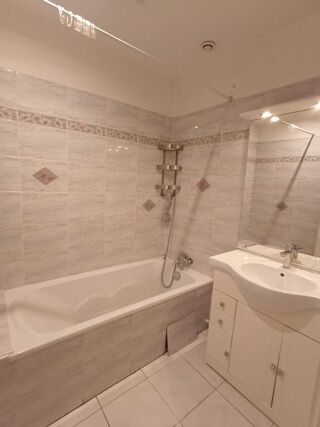  Appartement à louer 2/3 pièces 58 m² Villeurbanne