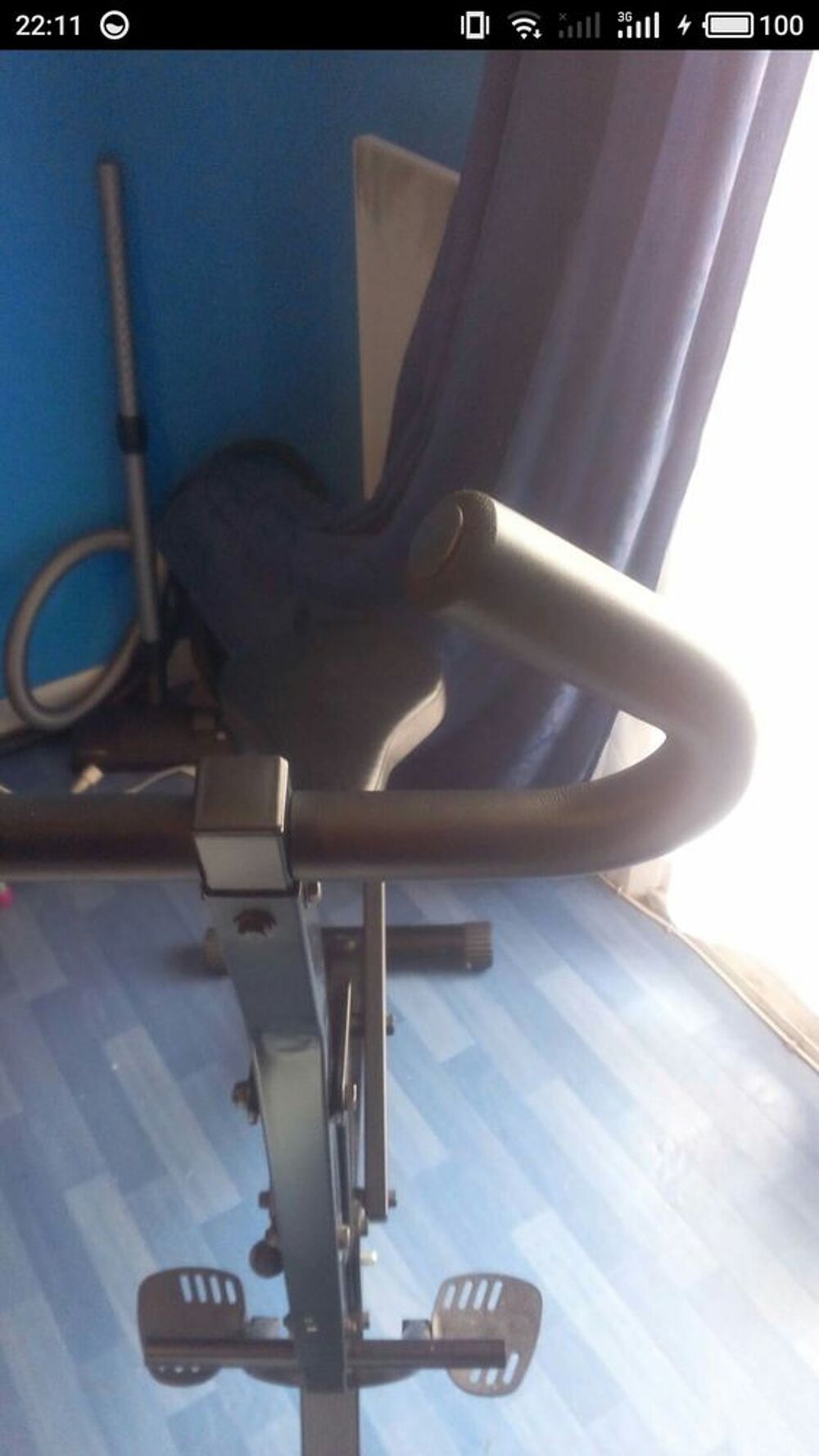 Velos d'appartement pour bras , jambes, abdos Vélos