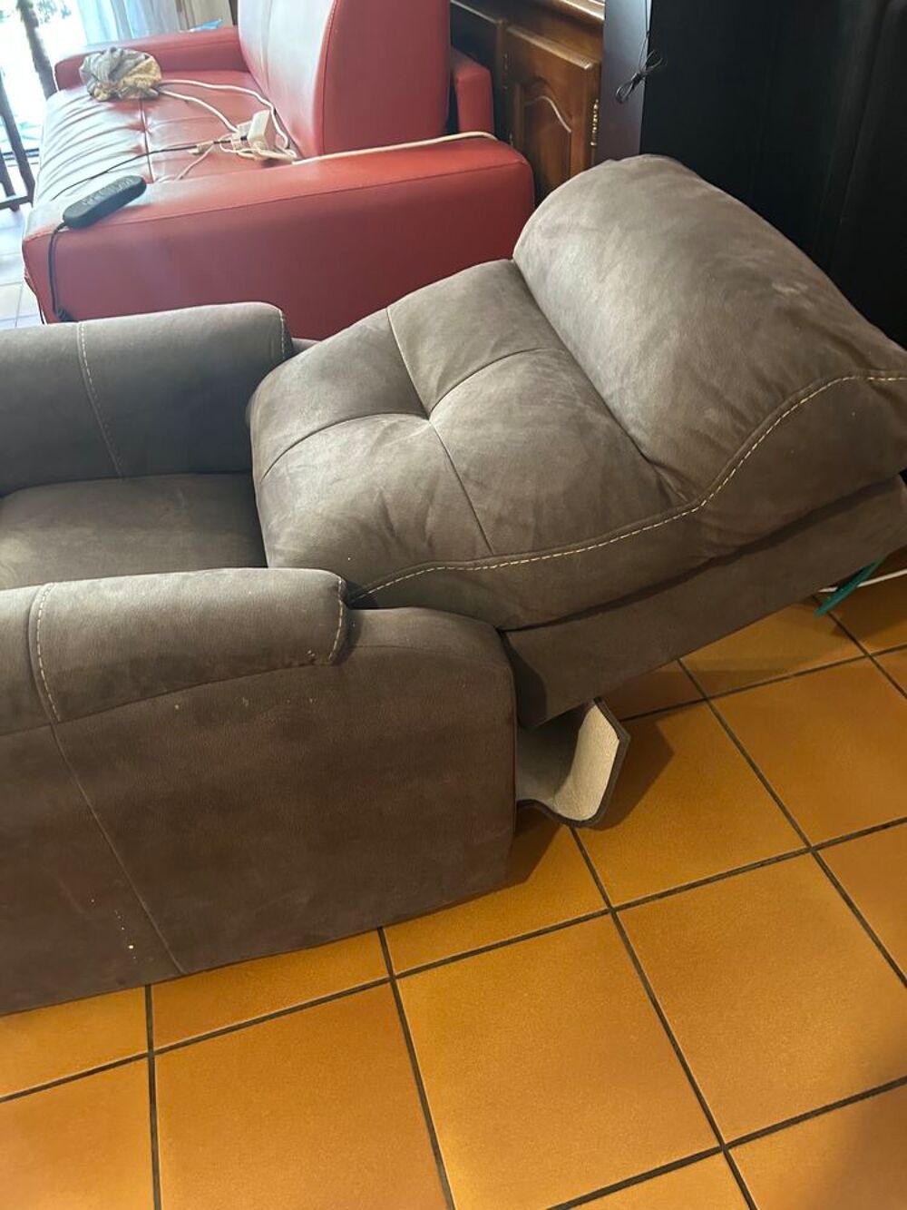 FAUTEUIL RELEVEUR COMPACT VIVALIFT 4 MOTEURS Meubles