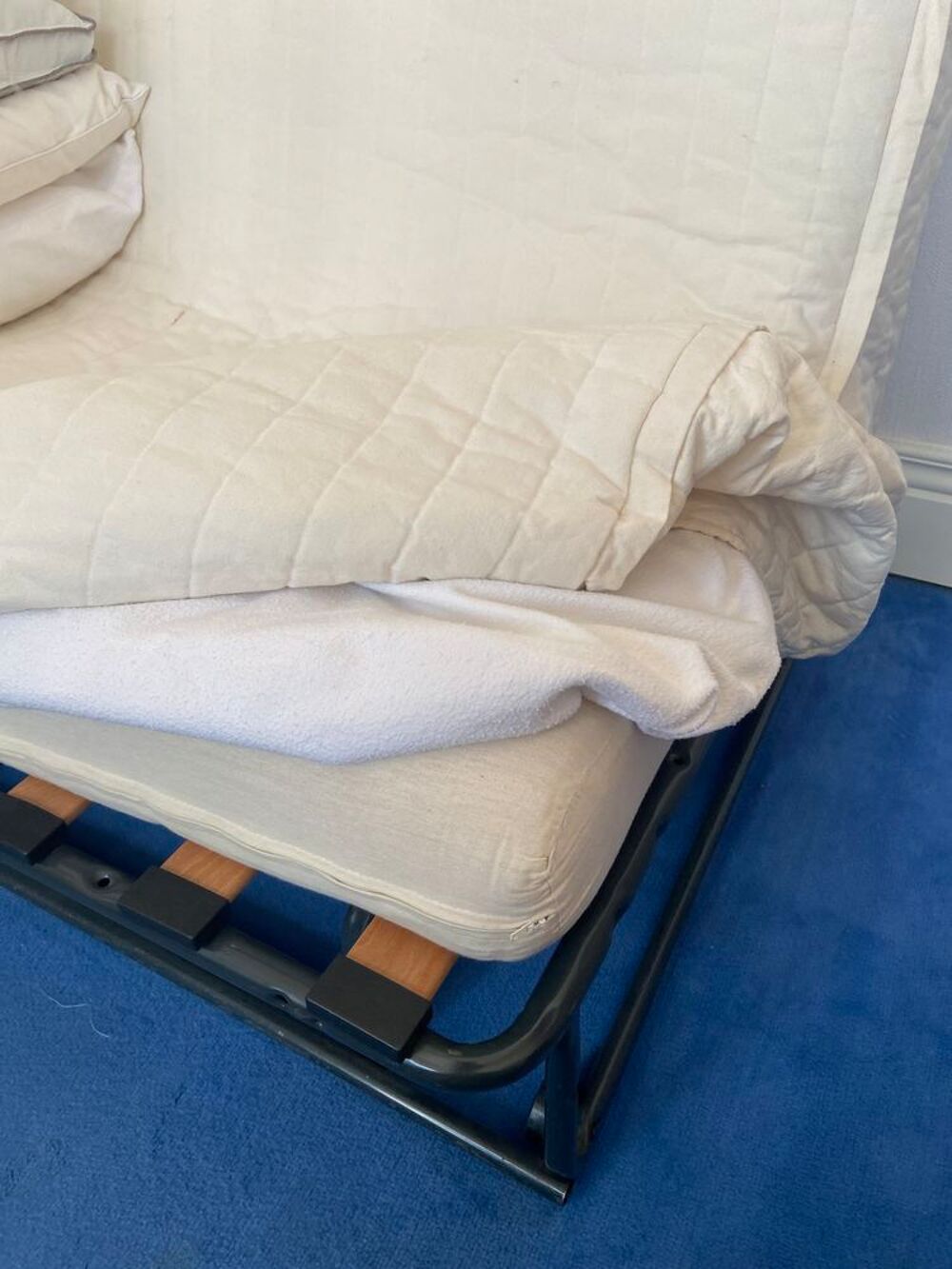 canap&eacute; CONVERTIBLE sommier lattes et matelas mousse 140/200 Meubles